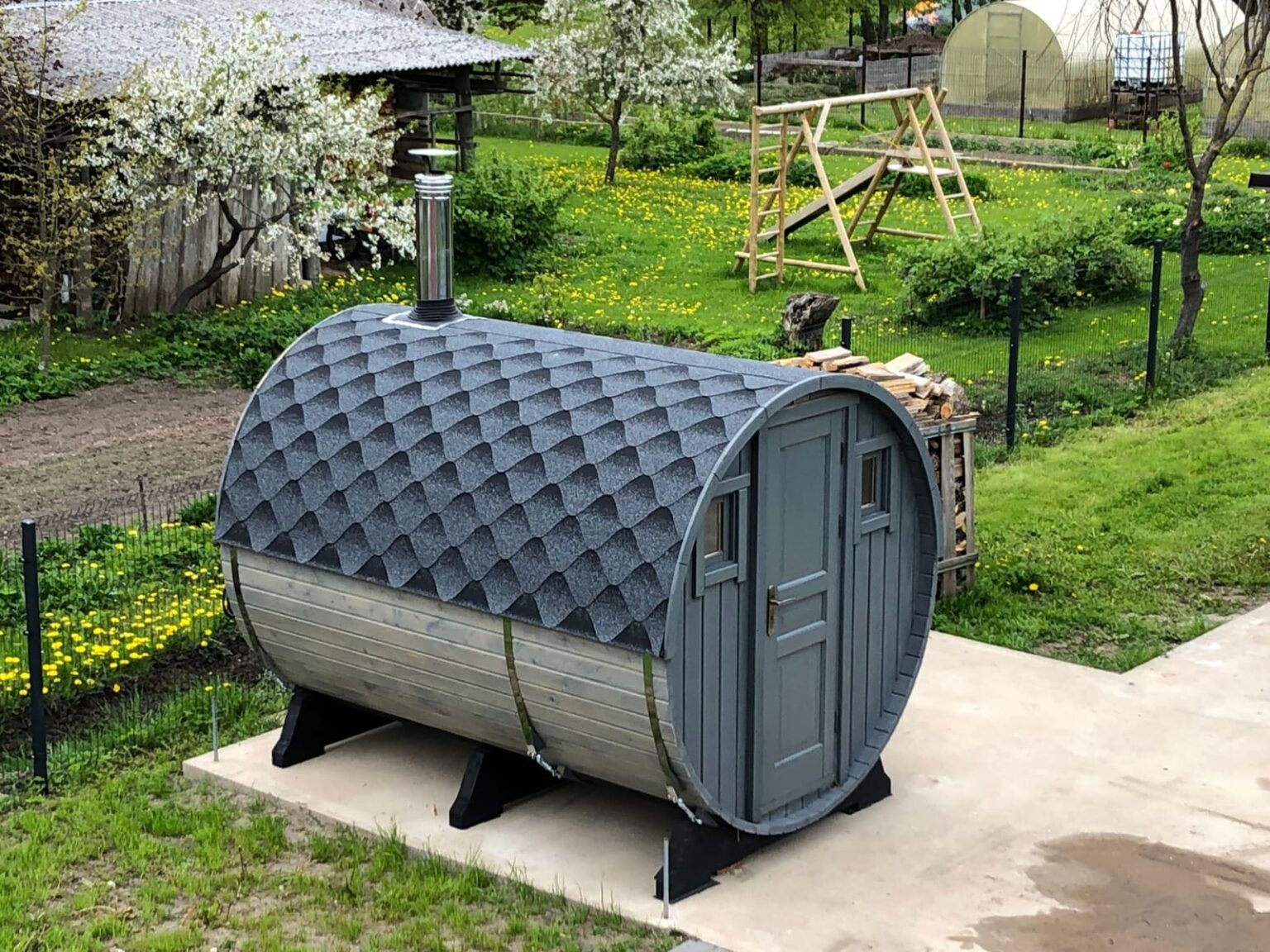 How look our Barrel Sauna and Hot Tub